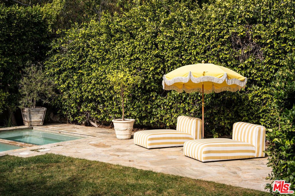 Image 36 of property listing at 1737 N Stanley Avenue, Los Angeles, CA 90046