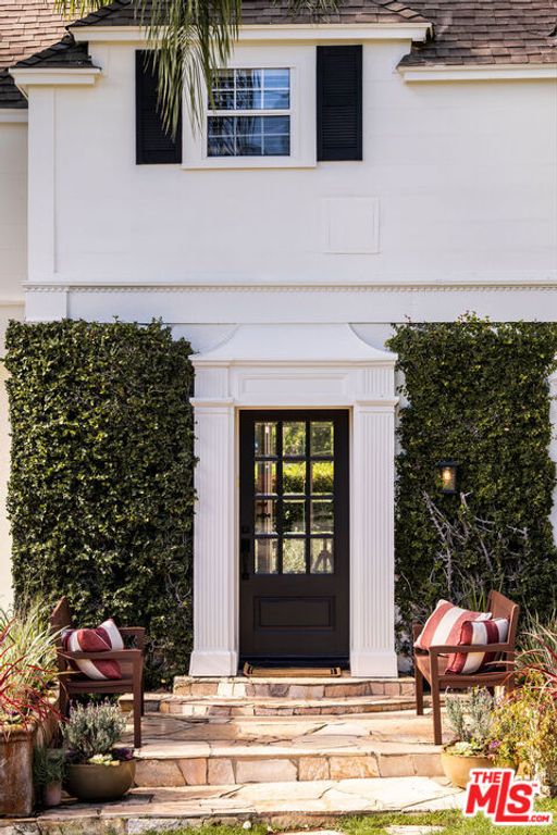 Image 38 of property listing at 1737 N Stanley Avenue, Los Angeles, CA 90046