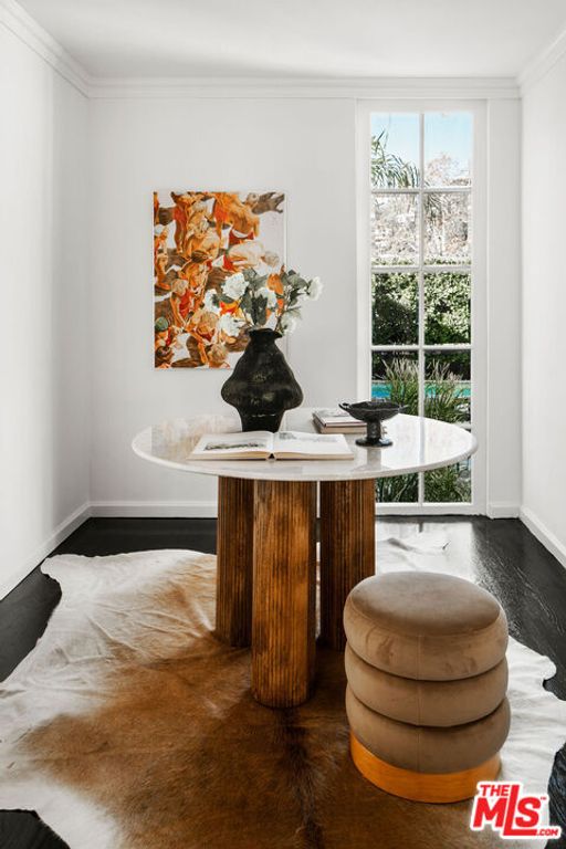 Image 6 of property listing at 1737 N Stanley Avenue, Los Angeles, CA 90046