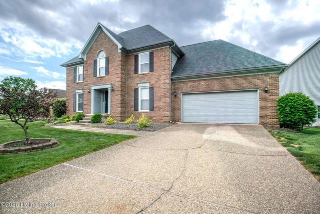 8208 Brookhollow Ct, Louisville, KY 40220