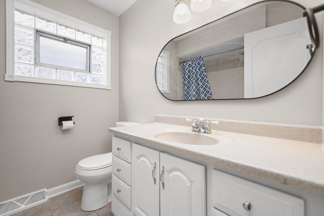 2940 W 83rd Street, Chicago, IL 60652