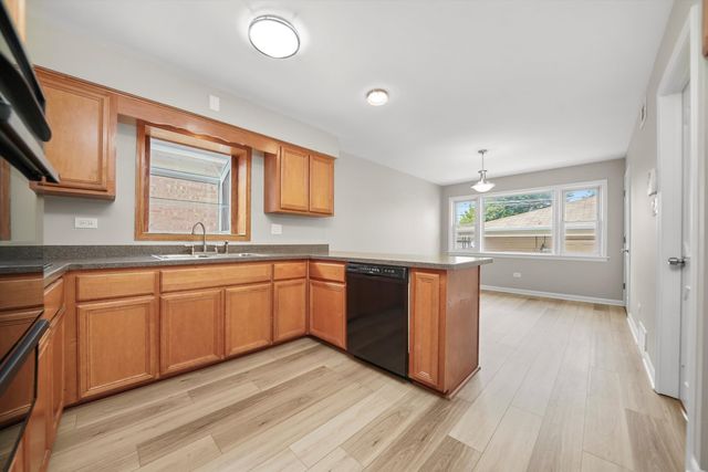 2940 W 83rd Street, Chicago, IL 60652