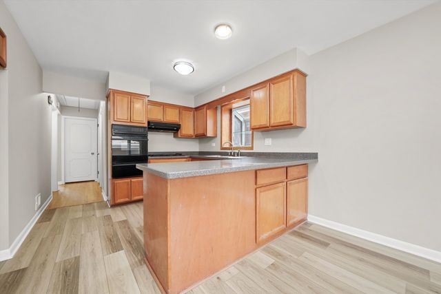 2940 W 83rd Street, Chicago, IL 60652