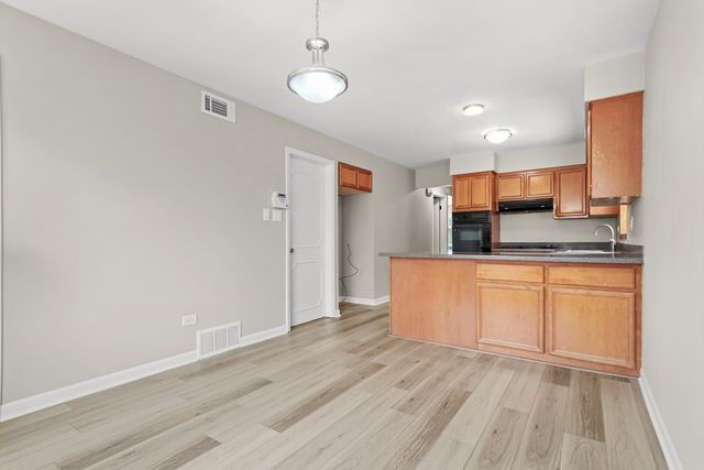 2940 W 83rd Street, Chicago, IL 60652