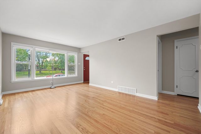 2940 W 83rd Street, Chicago, IL 60652