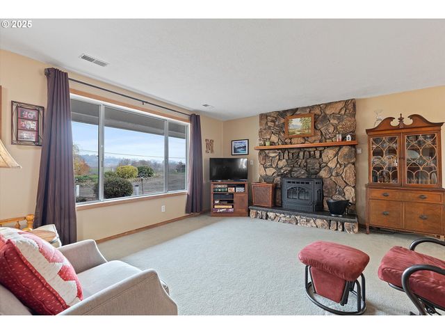 16707 HIGHWAY 47, Yamhill, OR 97148