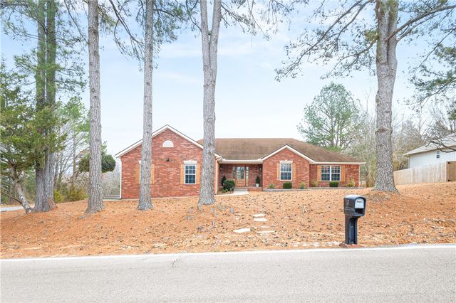 2 Granshire Lane, Bella Vista, AR 72714