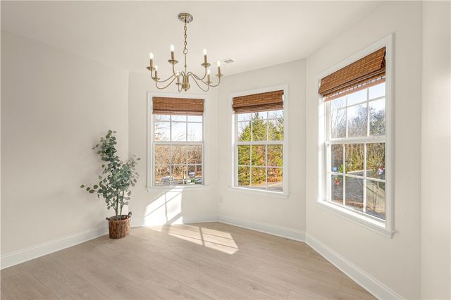 2 Granshire Lane, Bella Vista, AR 72714