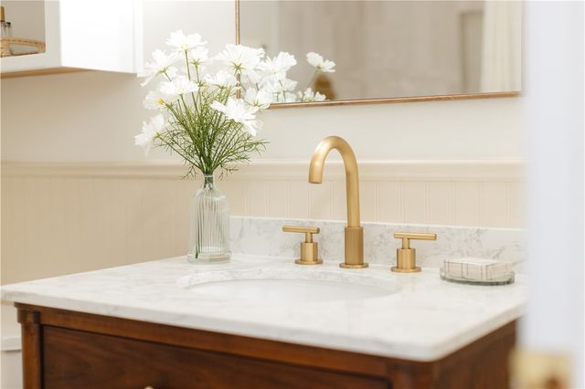 2 Granshire Lane, Bella Vista, AR 72714