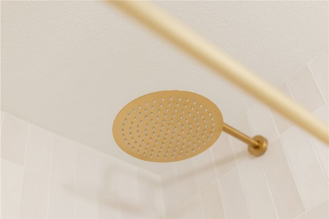 2 Granshire Lane, Bella Vista, AR 72714