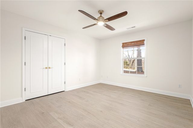 2 Granshire Lane, Bella Vista, AR 72714