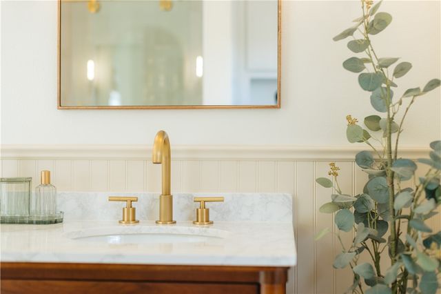 2 Granshire Lane, Bella Vista, AR 72714