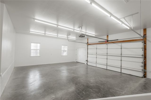 2 Granshire Lane, Bella Vista, AR 72714