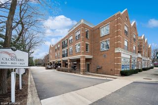 1621 Glenview Road 225, Glenview, IL 60025