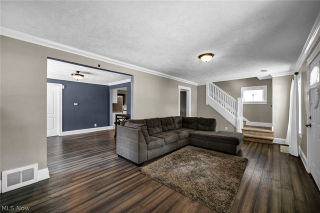 24801 Highland Road, Richmond Heights, OH 44143