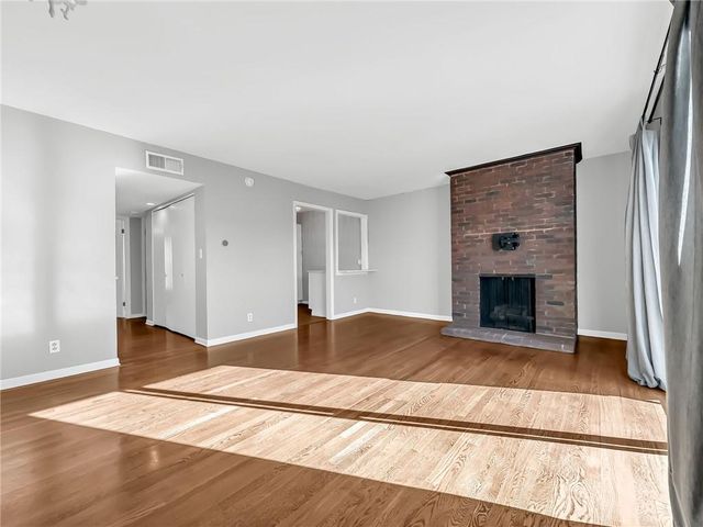 4426 Jarboe Street 5, Kansas City, MO 64111