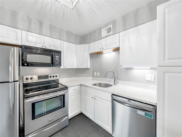 4426 Jarboe Street 5, Kansas City, MO 64111