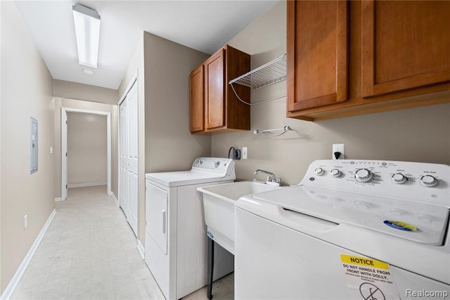 47861 Cardiff Avenue, Canton, MI 48188