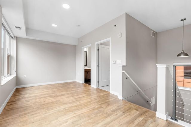 120 Hennepin Avenue 115, Minneapolis, MN 55401
