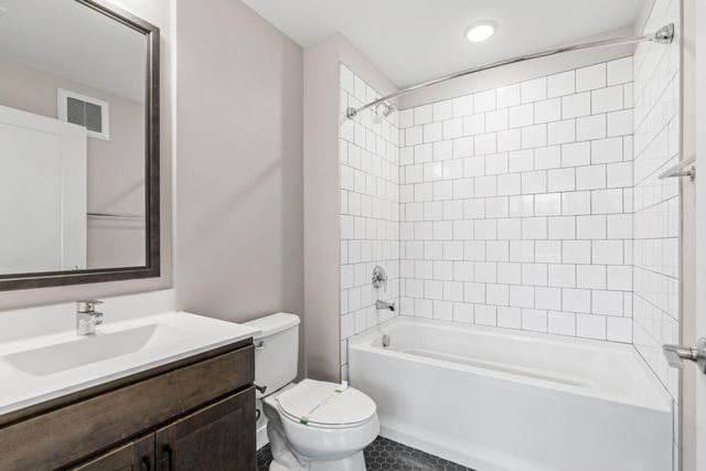 120 Hennepin Avenue 115, Minneapolis, MN 55401