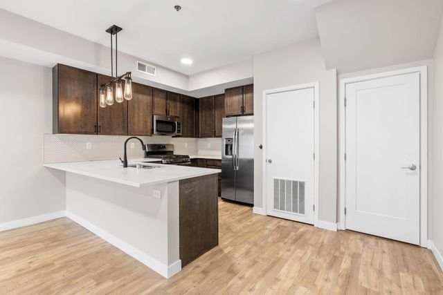 120 Hennepin Avenue 115, Minneapolis, MN 55401