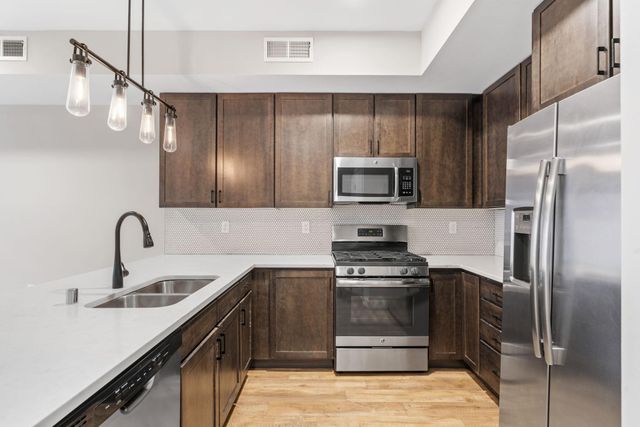 120 Hennepin Avenue 115, Minneapolis, MN 55401