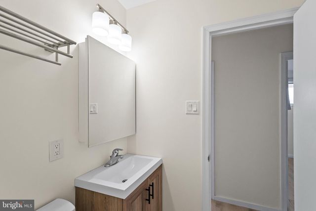 4512 LARK LN, Alexandria, VA 22310