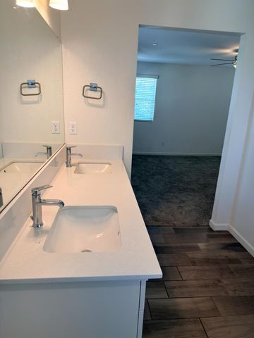 2008 N Walling Lane, Clovis, CA 93619