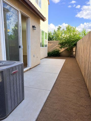 2008 N Walling Lane, Clovis, CA 93619