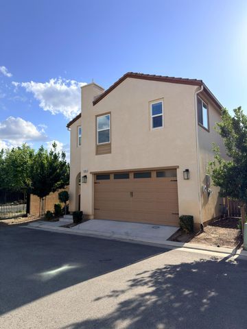 2008 N Walling Lane, Clovis, CA 93619