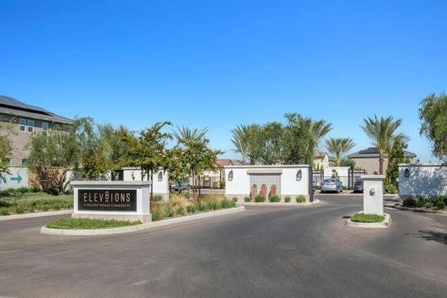 2008 N Walling Lane, Clovis, CA 93619