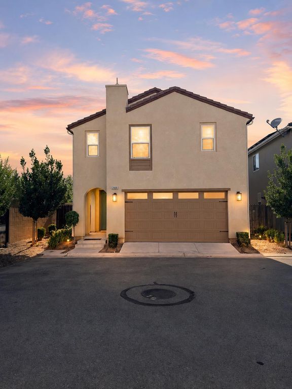 2008 N Walling Lane, Clovis, CA 93619