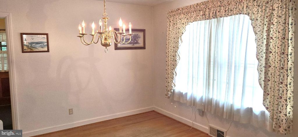 Image 11 of property listing at 109 NORTHEAST AVE, Waynesboro, PA 17268