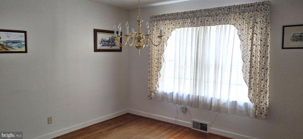 Image 12 of property listing at 109 NORTHEAST AVE, Waynesboro, PA 17268