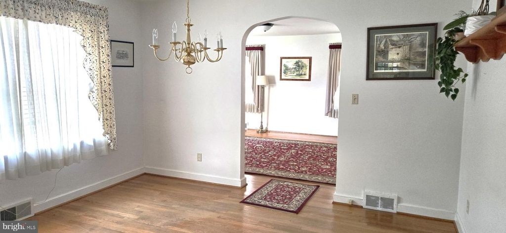 Image 14 of property listing at 109 NORTHEAST AVE, Waynesboro, PA 17268