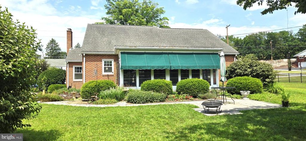 Image 34 of property listing at 109 NORTHEAST AVE, Waynesboro, PA 17268