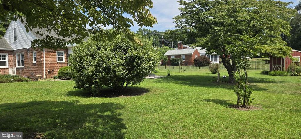 Image 35 of property listing at 109 NORTHEAST AVE, Waynesboro, PA 17268