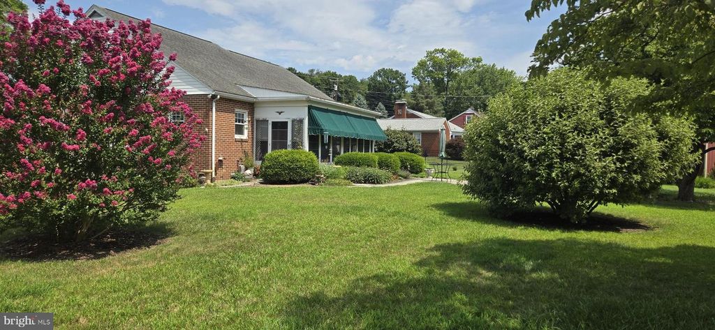 Image 37 of property listing at 109 NORTHEAST AVE, Waynesboro, PA 17268