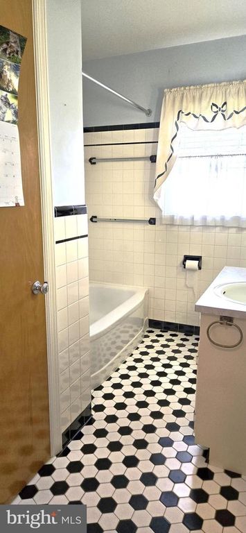 Image 47 of property listing at 109 NORTHEAST AVE, Waynesboro, PA 17268