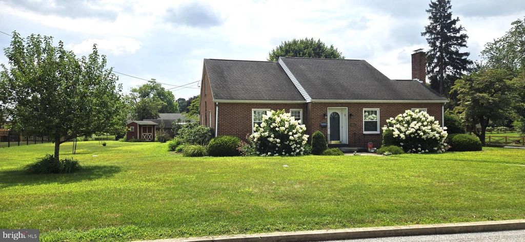 Image 5 of property listing at 109 NORTHEAST AVE, Waynesboro, PA 17268