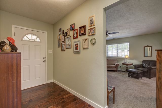 2412 Hiawatha Drive NE, Albuquerque, NM 87112