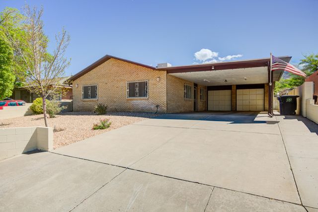 2412 Hiawatha Drive NE, Albuquerque, NM 87112