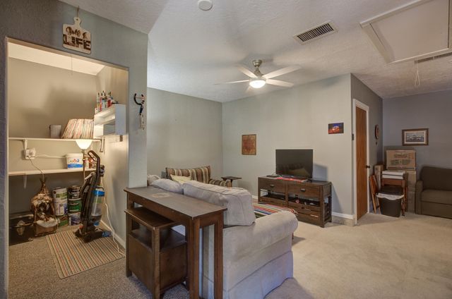 2412 Hiawatha Drive NE, Albuquerque, NM 87112