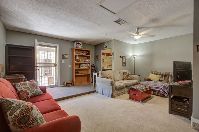 2412 Hiawatha Drive NE, Albuquerque, NM 87112
