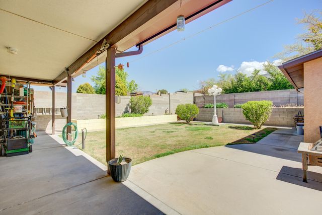 2412 Hiawatha Drive NE, Albuquerque, NM 87112