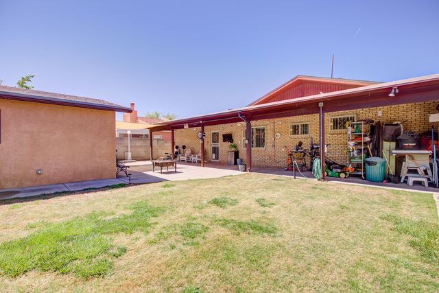 2412 Hiawatha Drive NE, Albuquerque, NM 87112