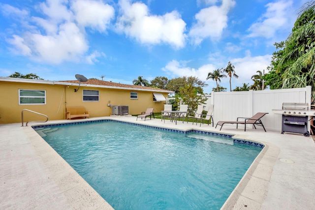 3220 NE 5th Drive, Boca Raton, FL 33431