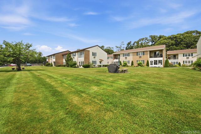 215 E Main Street 10, East Islip, NY 11730