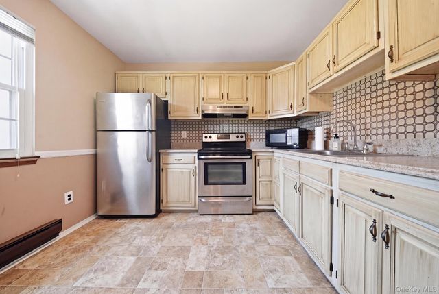 215 E Main Street 10, East Islip, NY 11730