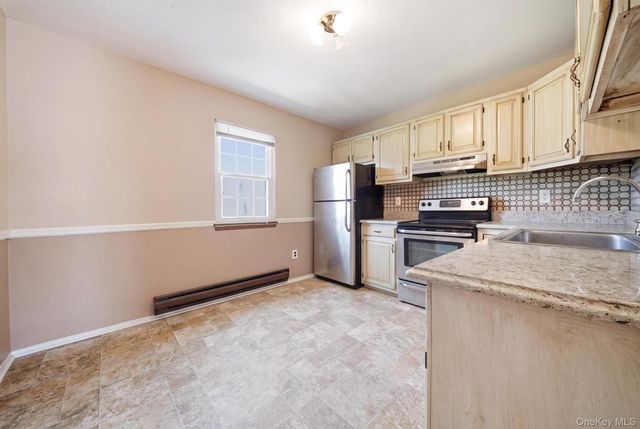 215 E Main Street 10, East Islip, NY 11730